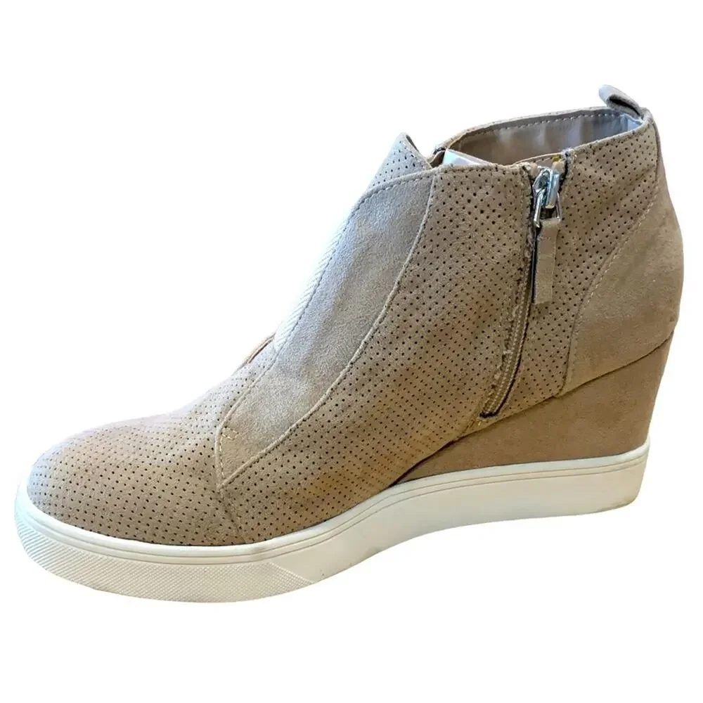 Mia hidden wedge Christi micro‎ suede booties perforated platform size 9.5 - Picture 4 of 6